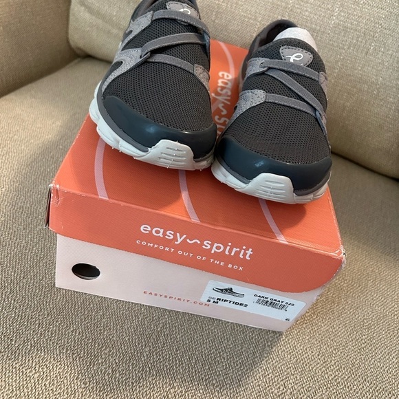 Easy Spirit Riptide Clogs size 5 dark grey NWT - Picture 3 of 3